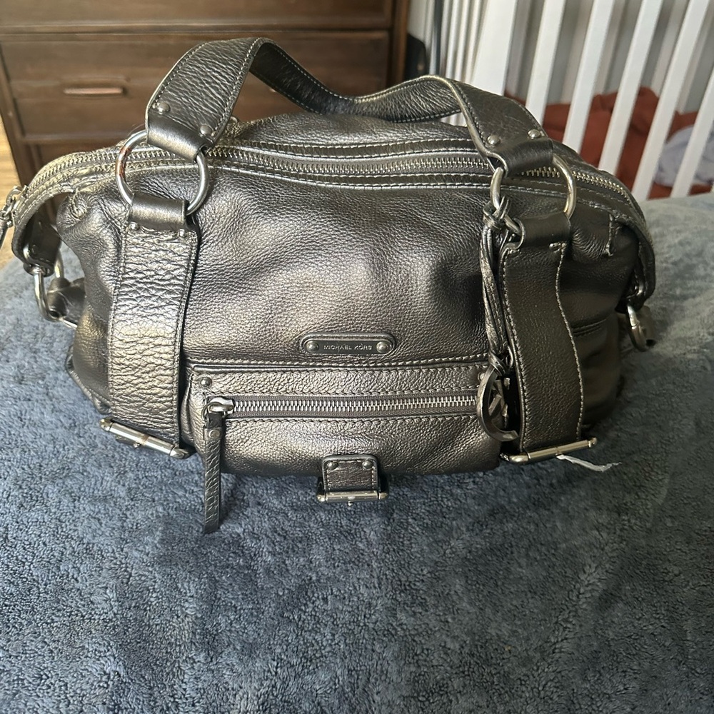 Michael Kors Black Hobo Bag Sleek Leather Design
